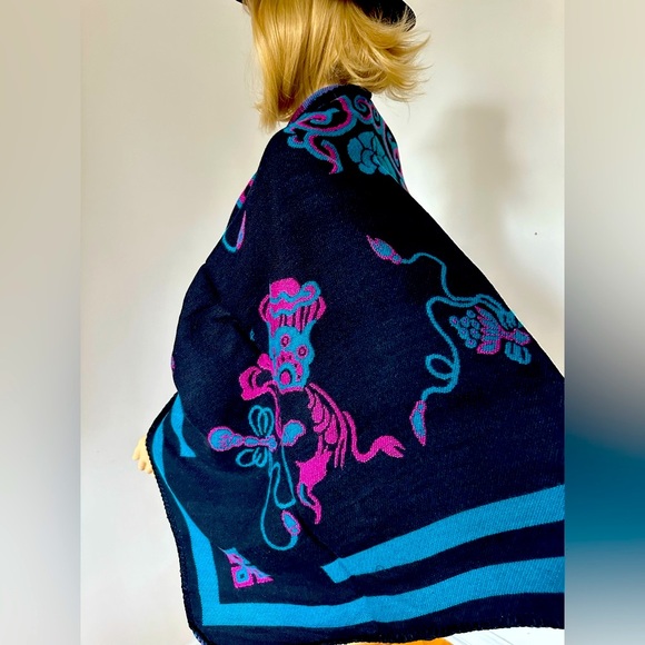 Floral Pattern Shawl , Poncho, purple, pink and black - Picture 14 of 14